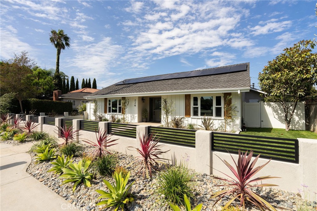 226 Santa Isabel