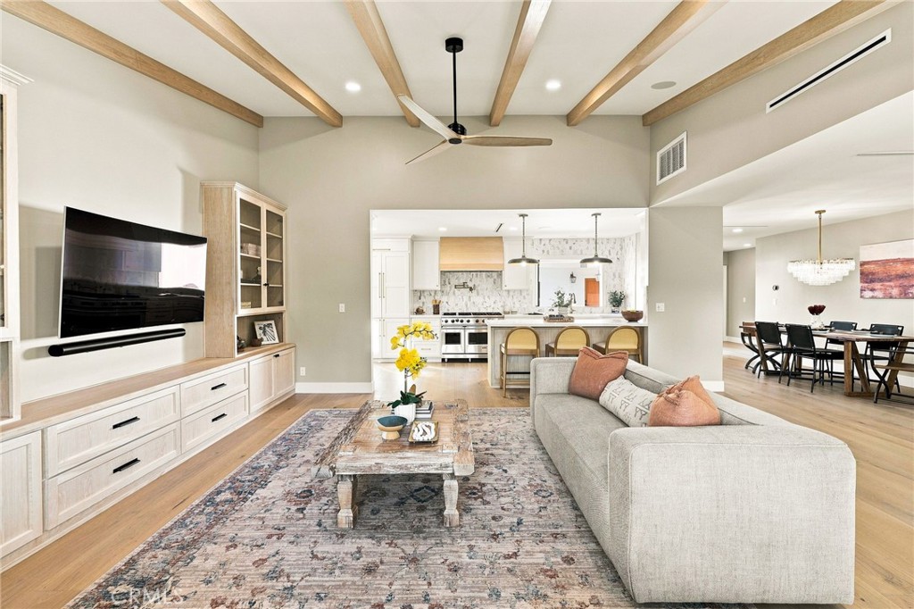 226 Santa Isabel