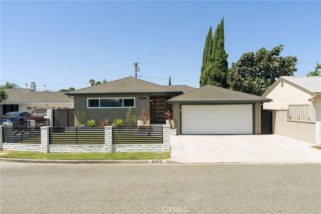 10613 Dolan Ave