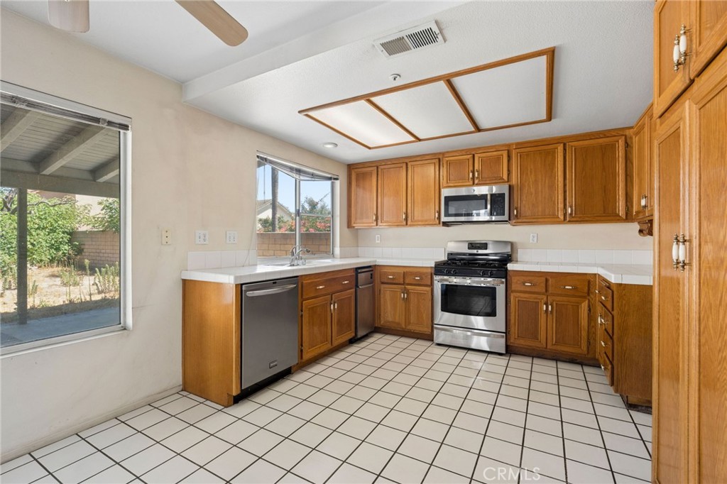 6613 Blanchard