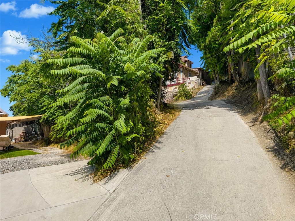 18037 La Puente