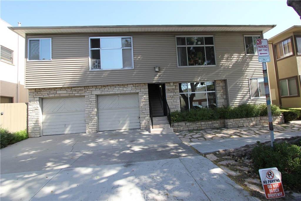 1831 E Appleton