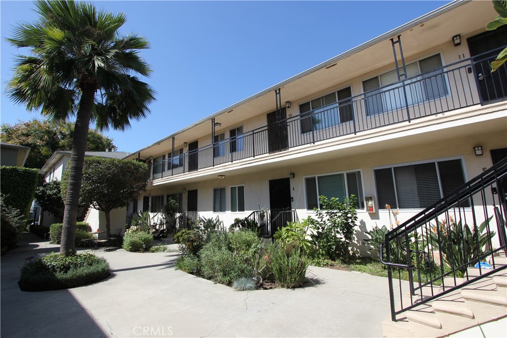 1831 E Appleton
