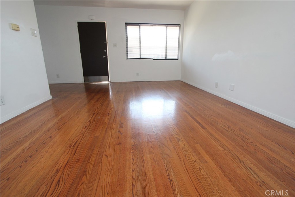 1831 E Appleton