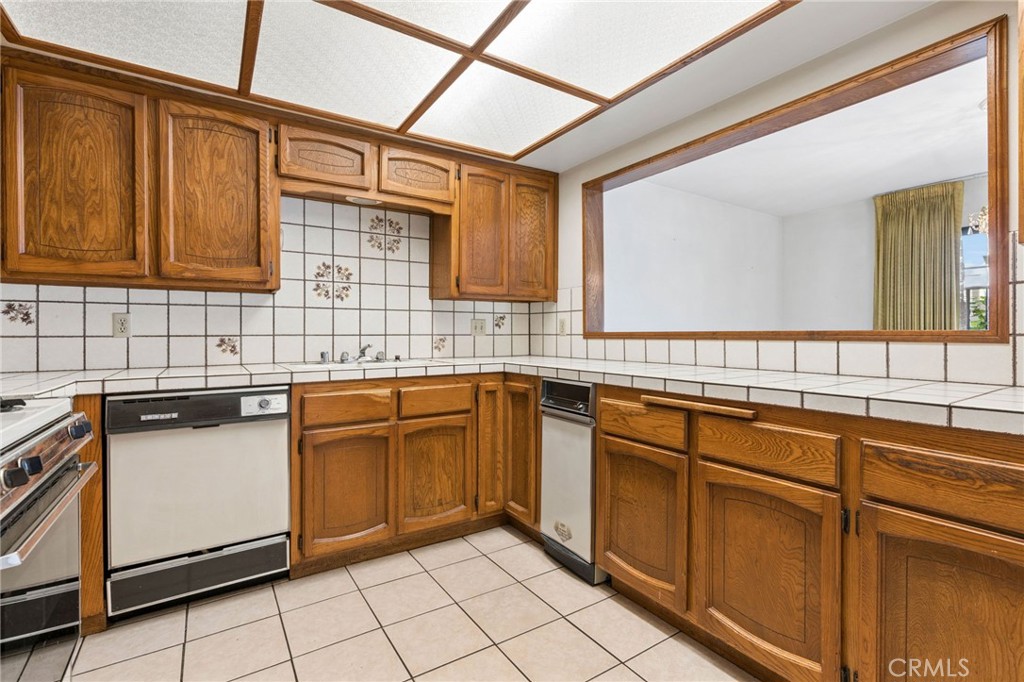 2431 Claremont