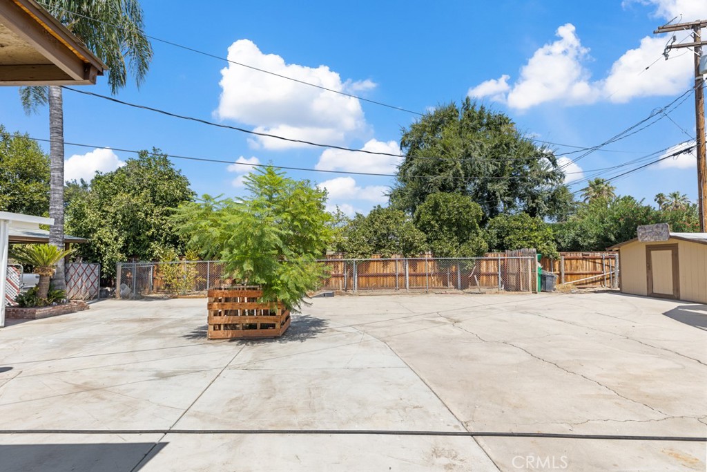 330 S Carmalita Street