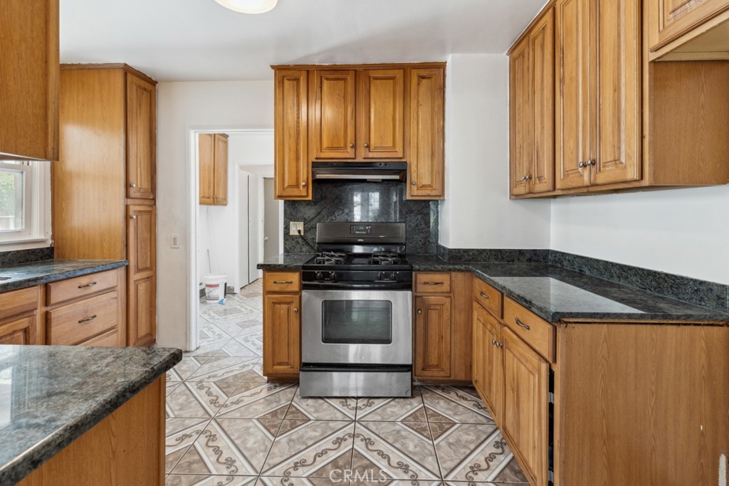 330 S Carmalita Street