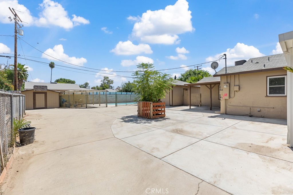 330 S Carmalita Street