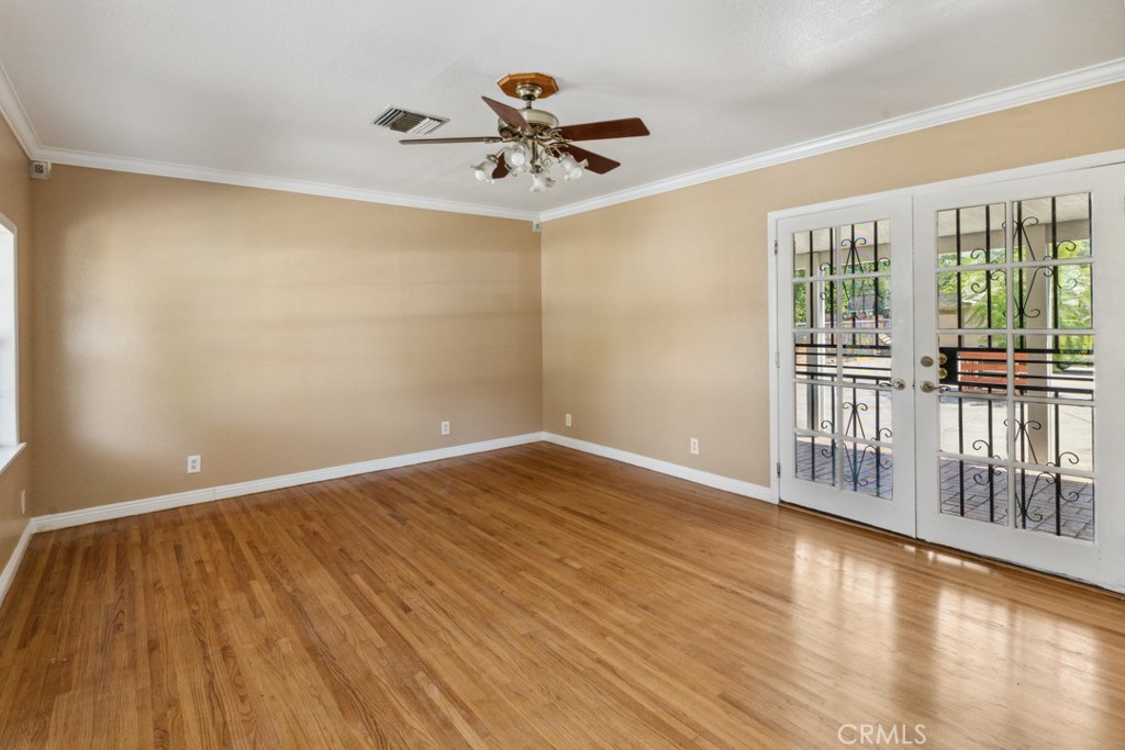 330 S Carmalita Street