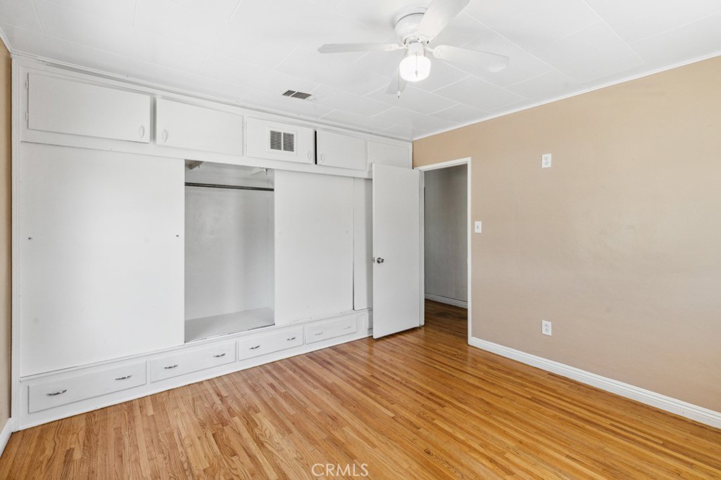 330 S Carmalita Street