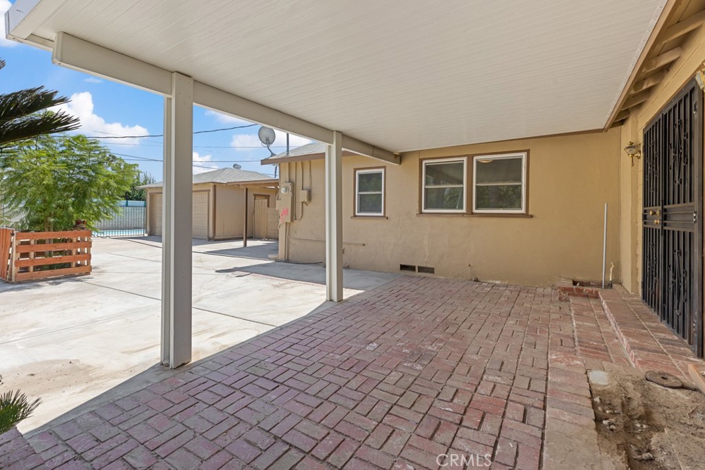 330 S Carmalita Street