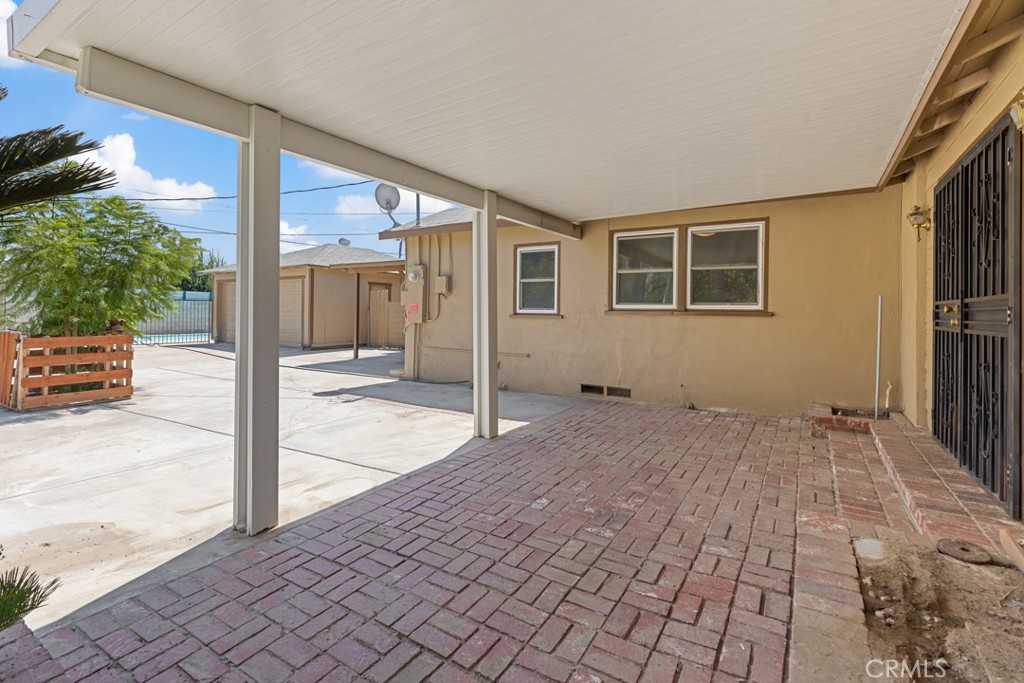 330 S Carmalita Street