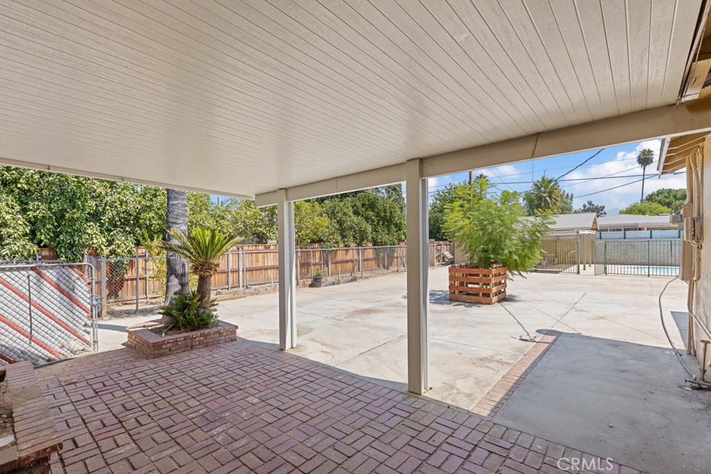 330 S Carmalita Street