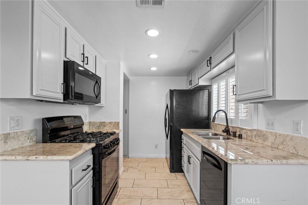 10926 Bluffside Drive 33