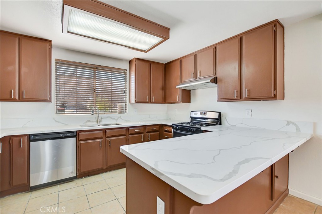 12407 Teakwood Avenue