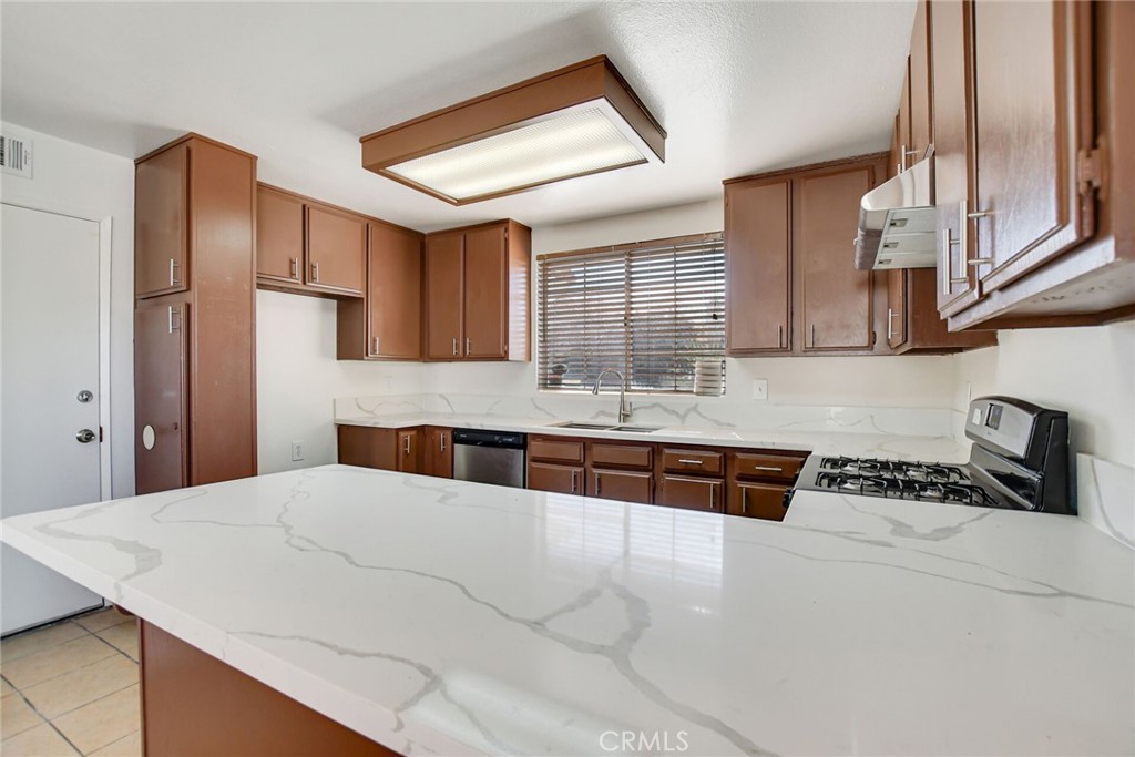 12407 Teakwood Avenue