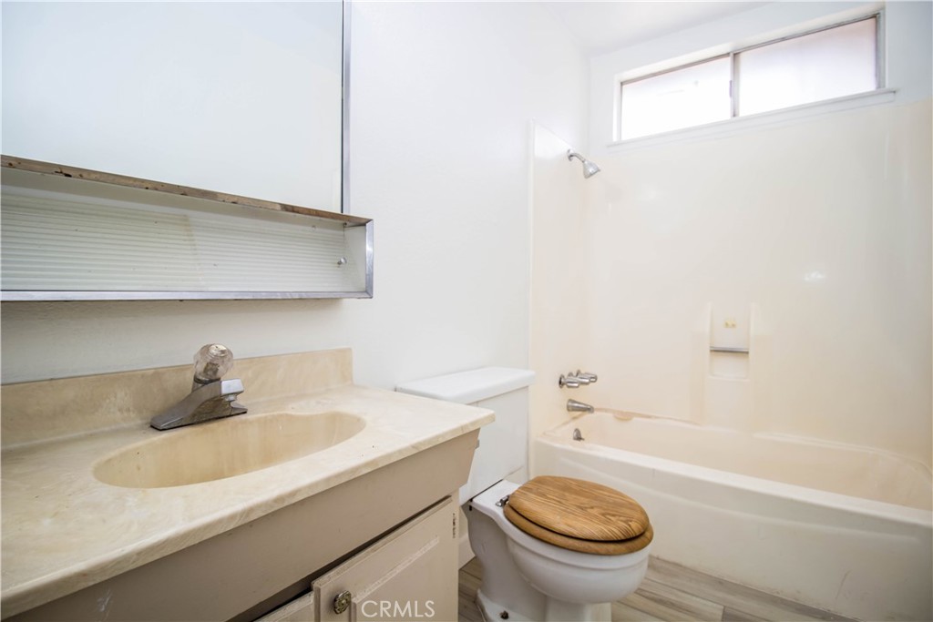 18537 Westlawn Street