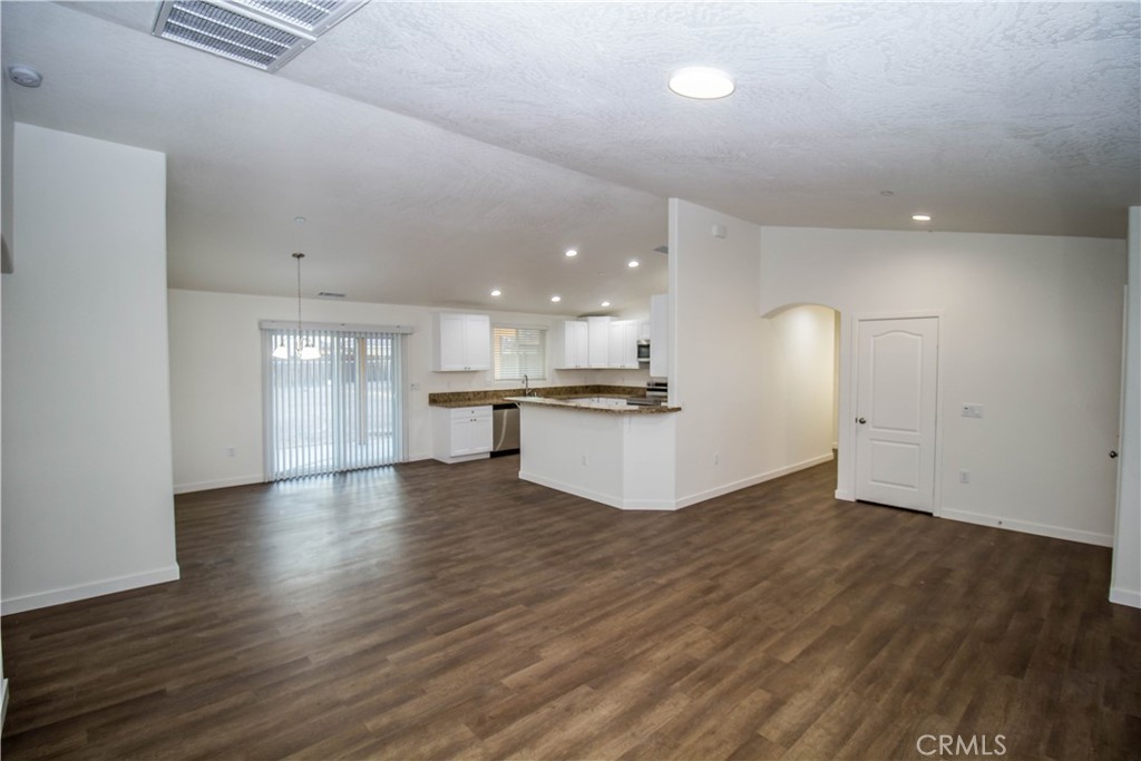 15560 Broken Bow Road