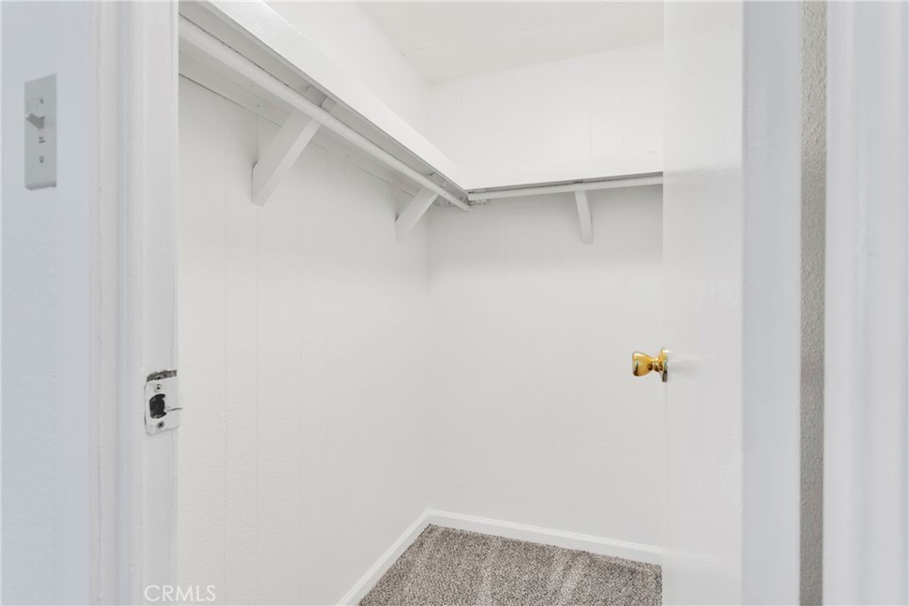 15252 Seneca Road 100