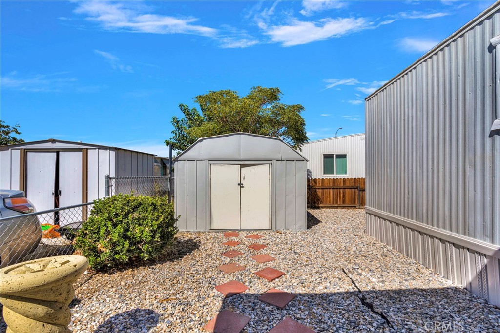 15252 Seneca Road 100