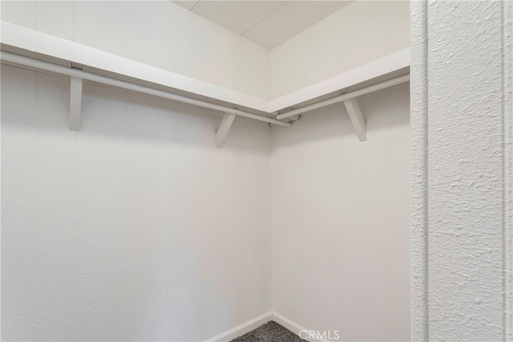 15252 Seneca Road 100