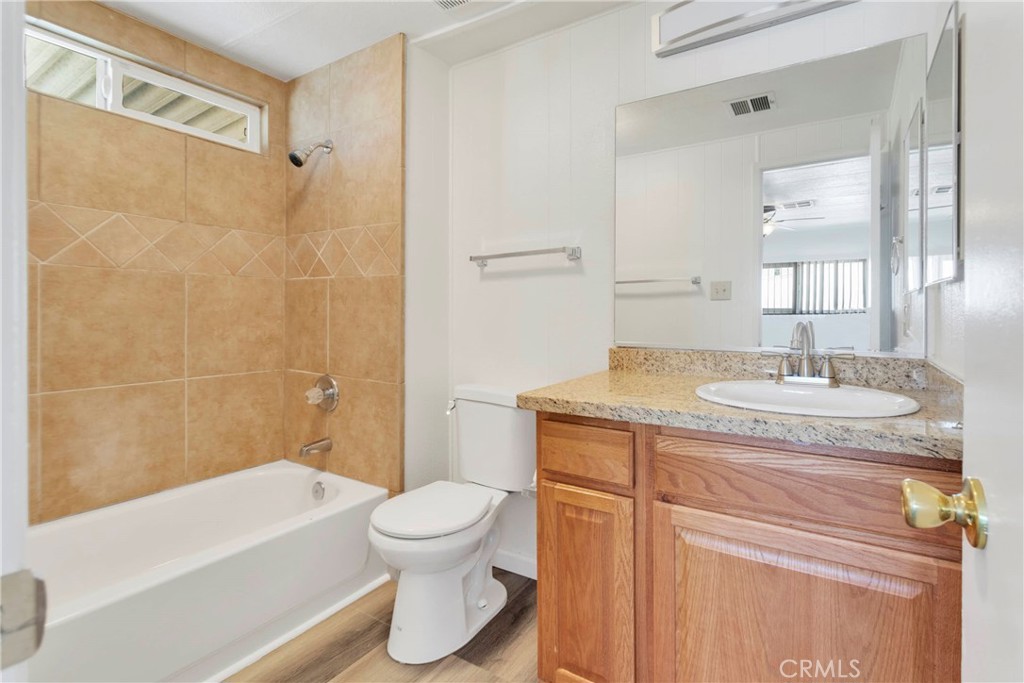 15252 Seneca Road 100