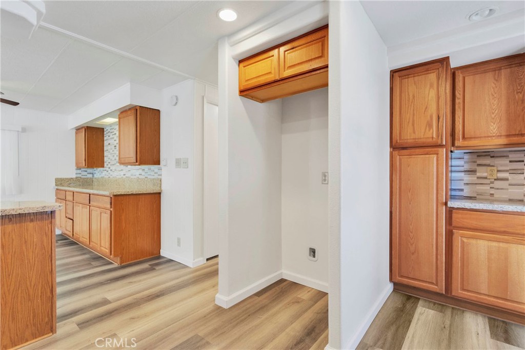 15252 Seneca Road 100