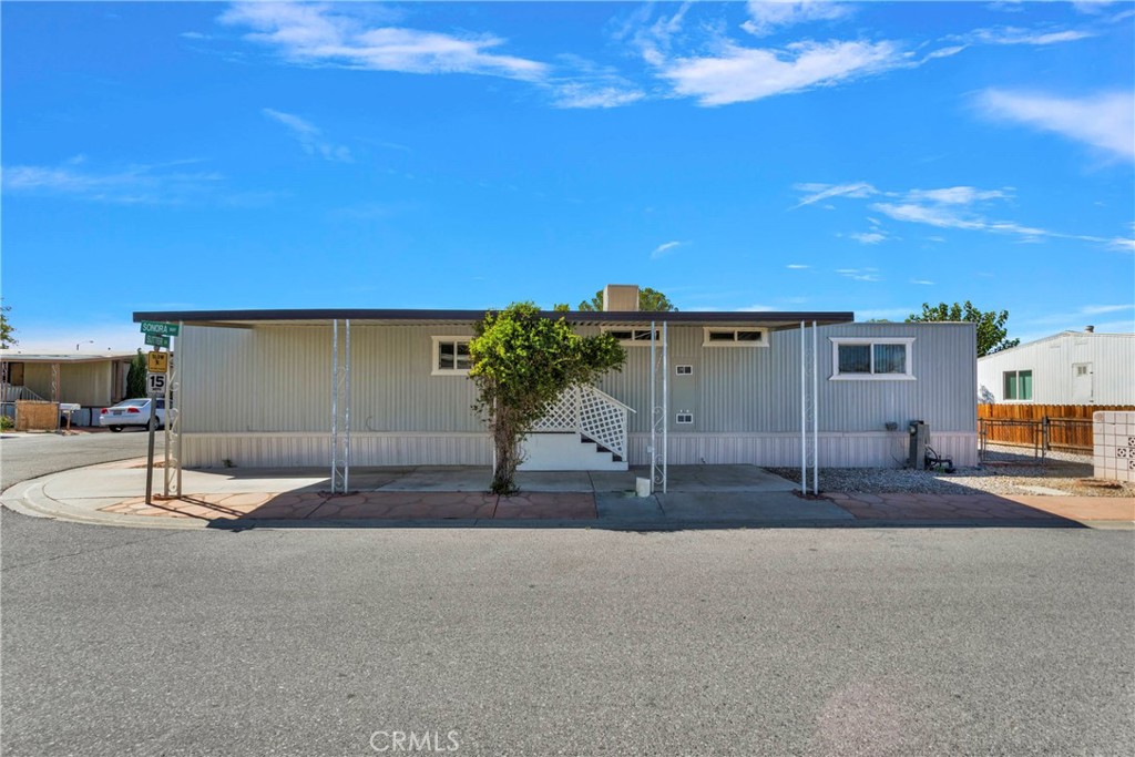 15252 Seneca Road 100