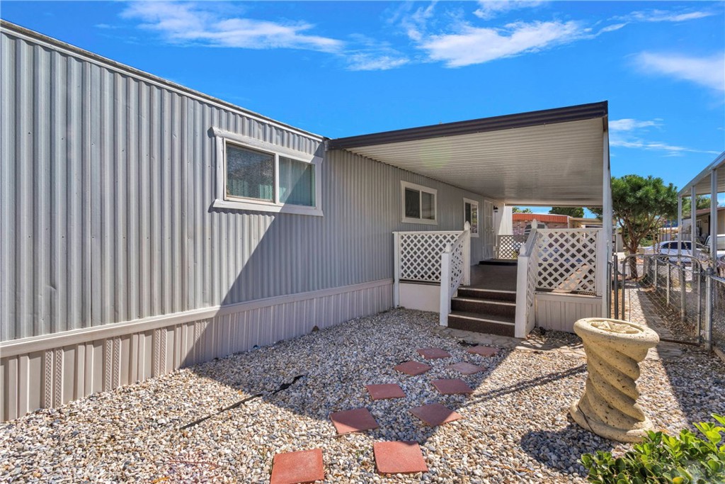 15252 Seneca Road 100