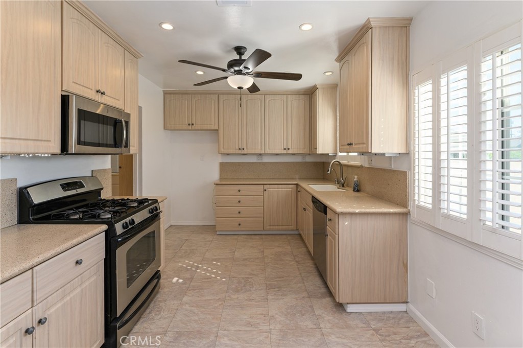 10457 Hopland Street