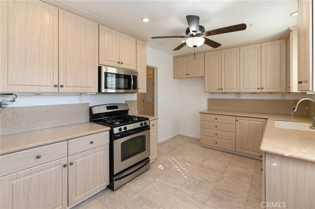 10457 Hopland Street