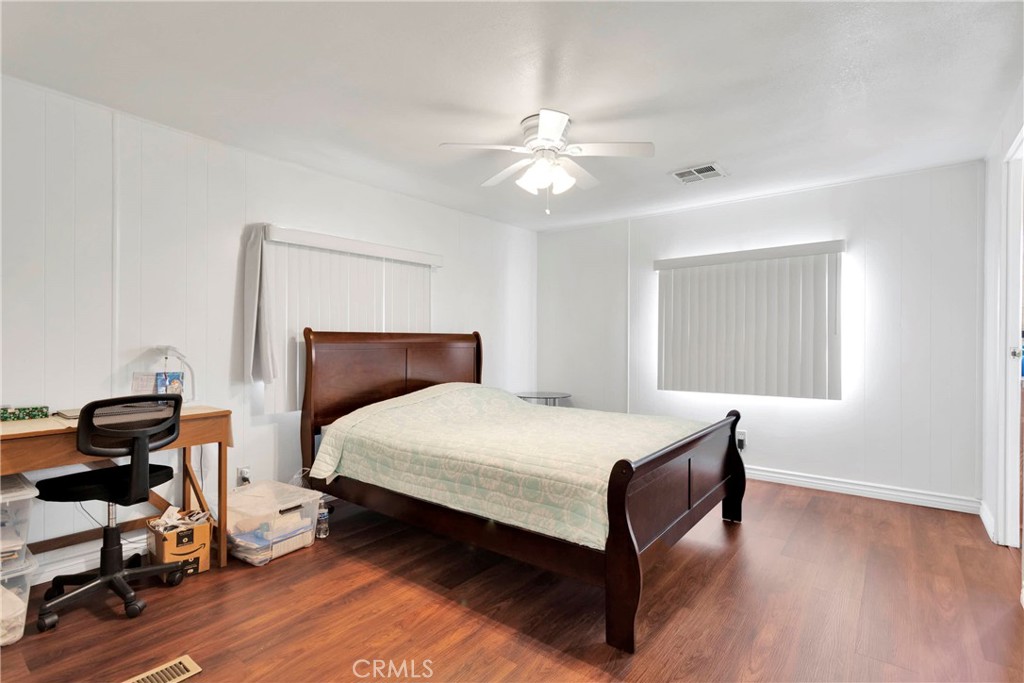 15252 Seneca Road 27