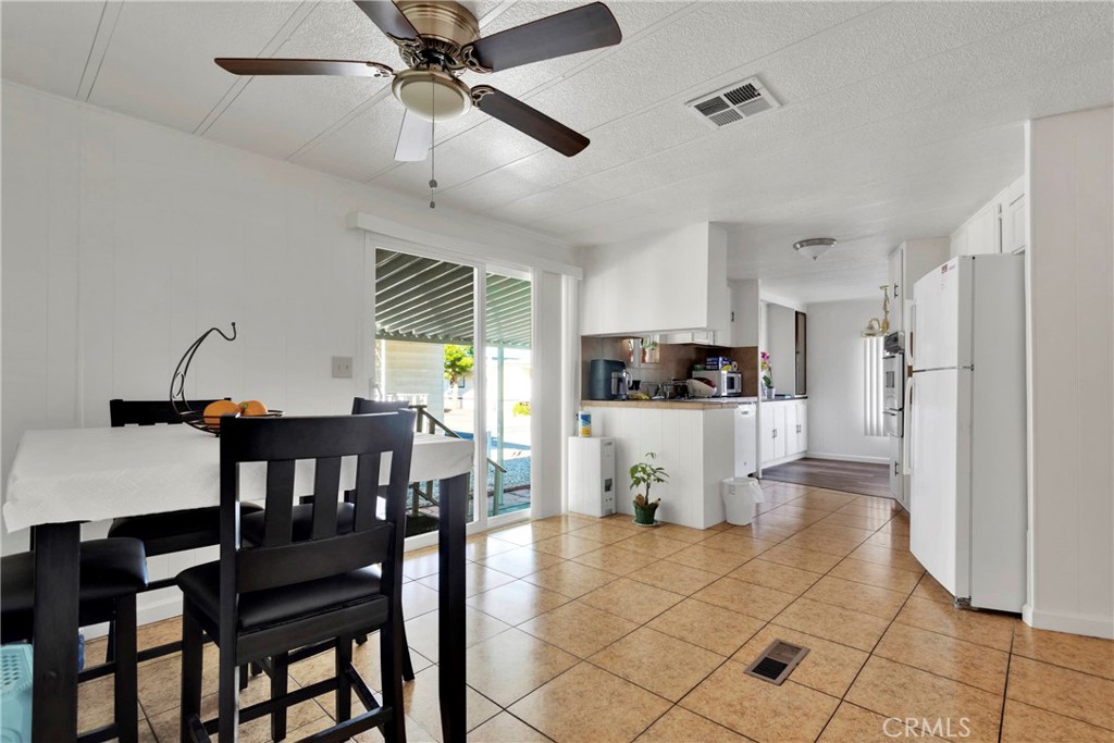 15252 Seneca Road 27