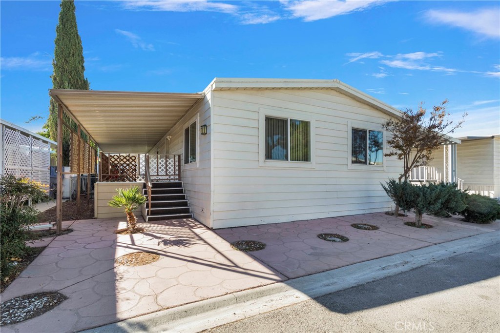 15252 Seneca Road 27