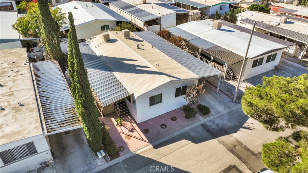 15252 Seneca Road 27