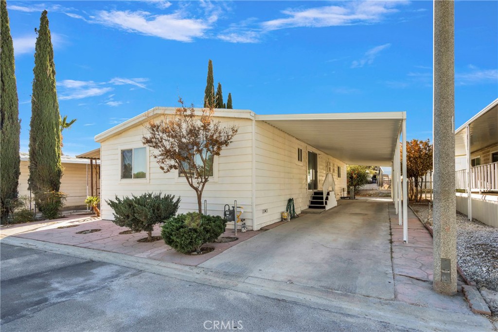 15252 Seneca Road 27