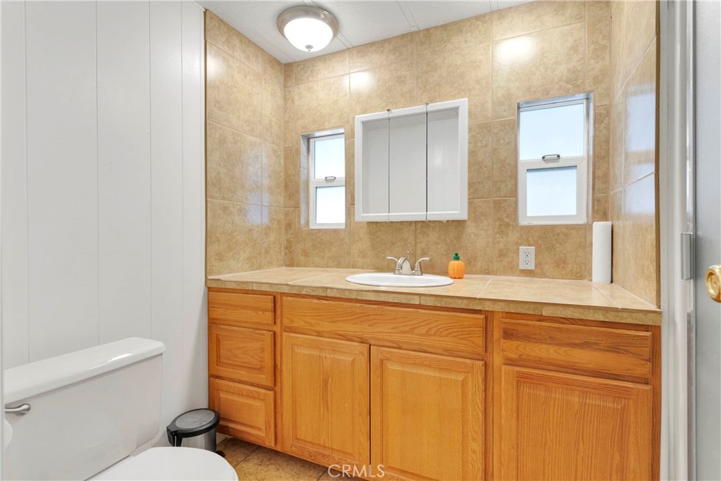 15252 Seneca Road 27