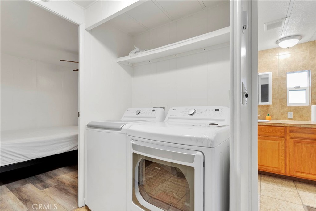 15252 Seneca Road 27