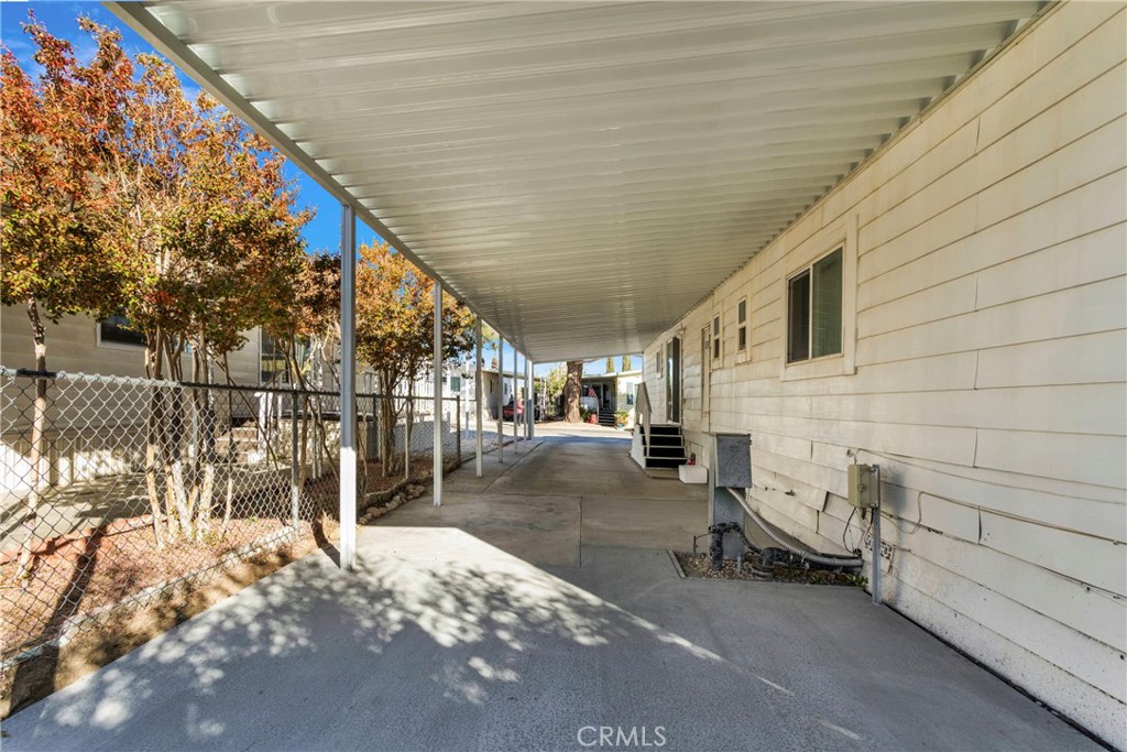 15252 Seneca Road 27