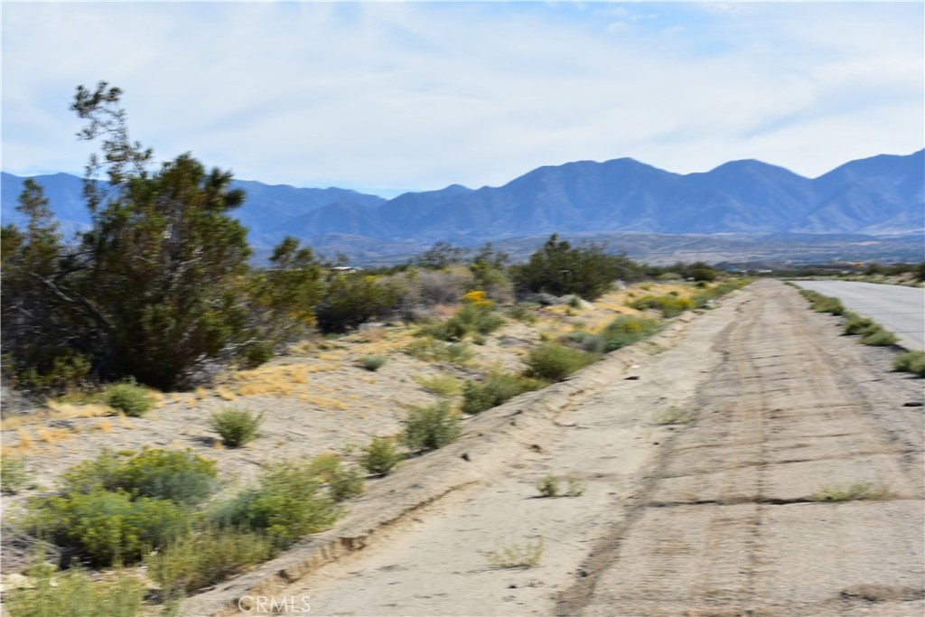 40 Vac/Cor Avenue R12/Longview Road