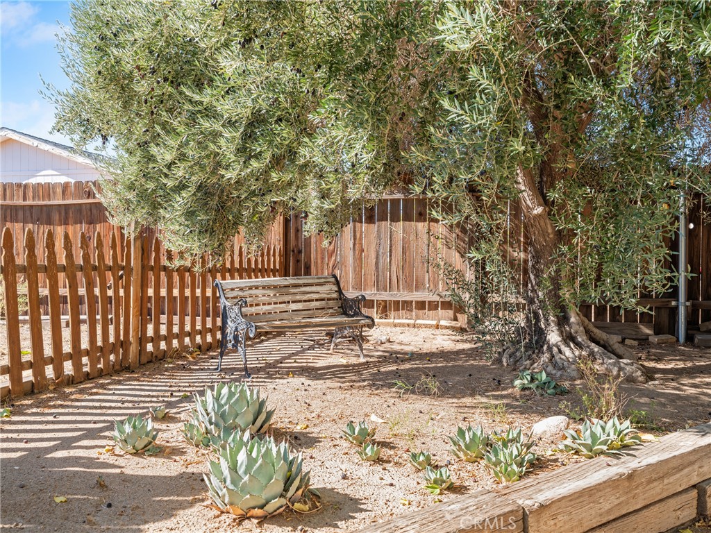 15353 Hercules Street