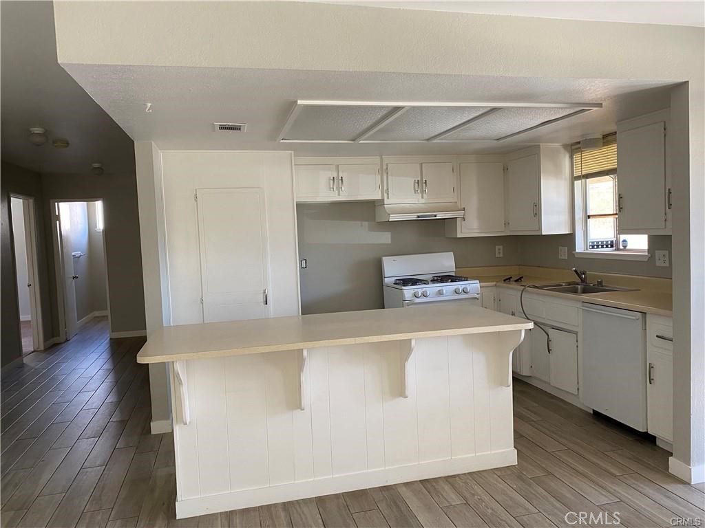 18116 Lakeview Drive