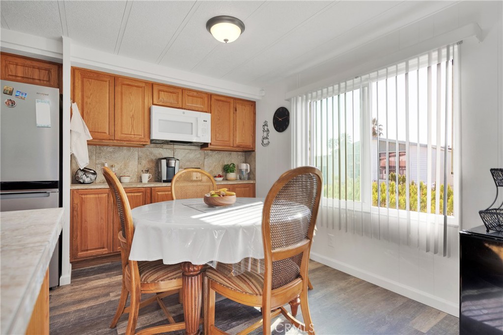 15252 Seneca Road 218