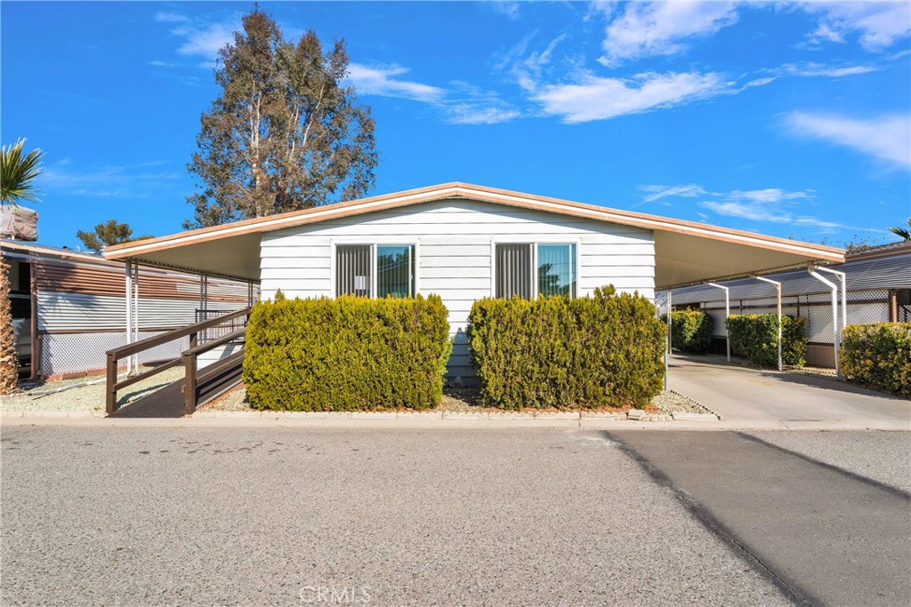 15252 Seneca Road 218