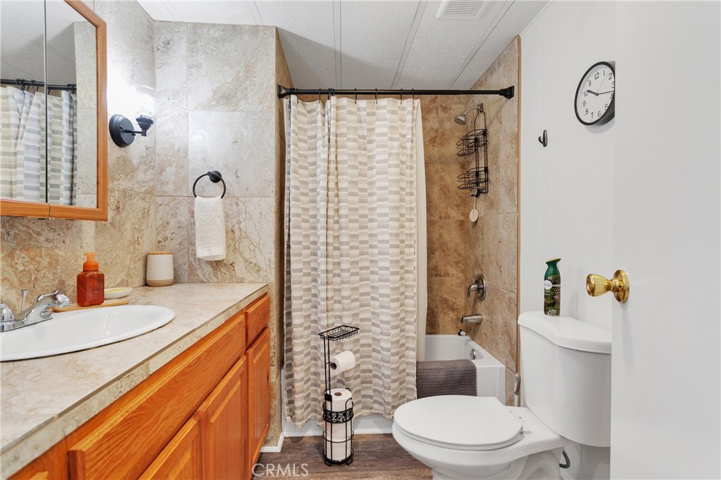 15252 Seneca Road 218