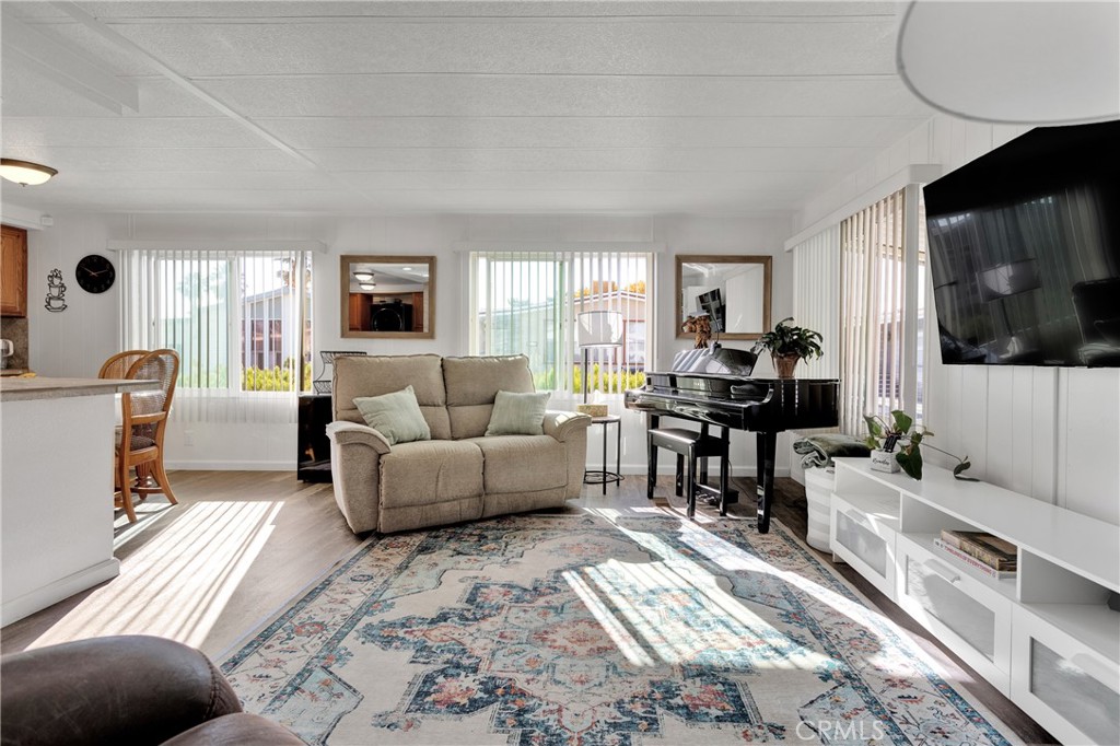 15252 Seneca Road 218