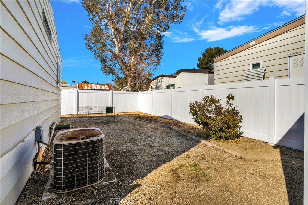 15252 Seneca Road 218