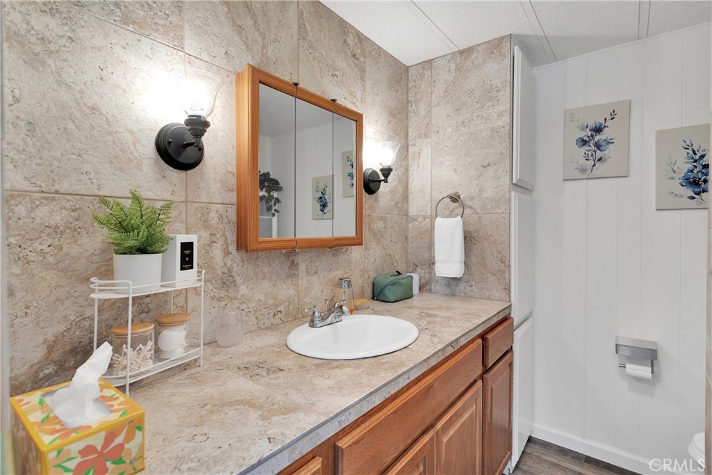 15252 Seneca Road 218