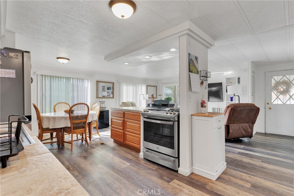 15252 Seneca Road 218