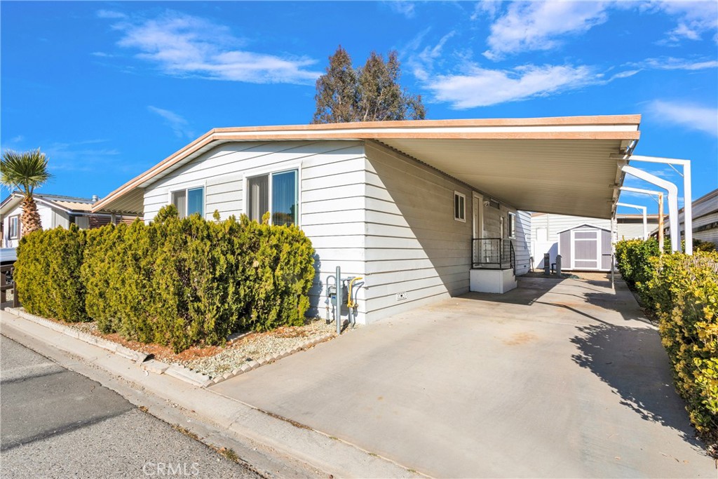 15252 Seneca Road 218